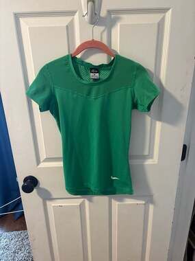 Nike Pro Women's Green Dri-FIT Mesh Panel Short Sleeve Training T-Shirt